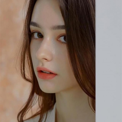 2019最新可甜可鹽的歐美氣質(zhì)小姐姐微信頭像大全分享
