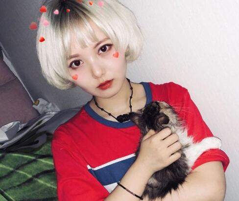 抖音網(wǎng)紅顏九是誰_抖音認(rèn)真少女顏九個(gè)人資料分享