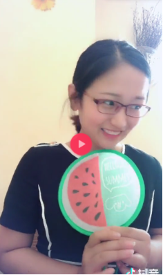 抖音西瓜扇小姐姐id是什么?