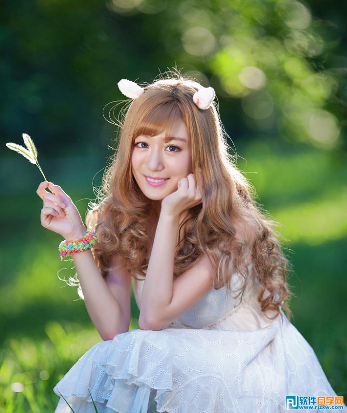 PS多個通道摳出多發(fā)絲美女人物圖